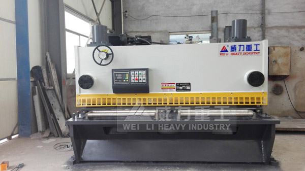 12x2500液压闸式剪板机厂家完成生产