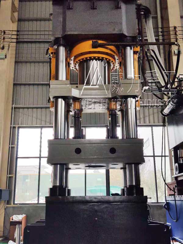 1800吨电梯配置块成型液压机